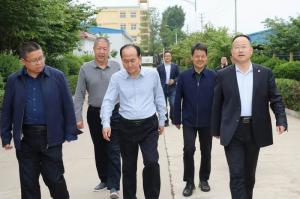 洛陽(yáng)市農業(yè)農村局局長(cháng)趙紅藝陪同甘肅省平?jīng)鍪徐o寧縣考察組到洛陽(yáng)正大考察指導工作